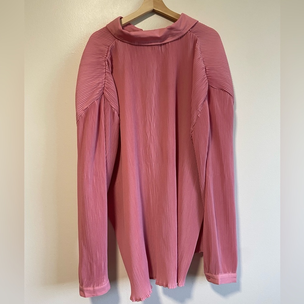 Pretty Little Things Plus Dusty Pink Plisse Button Front Oversized Shirt & Pants - Picture 8 of 15